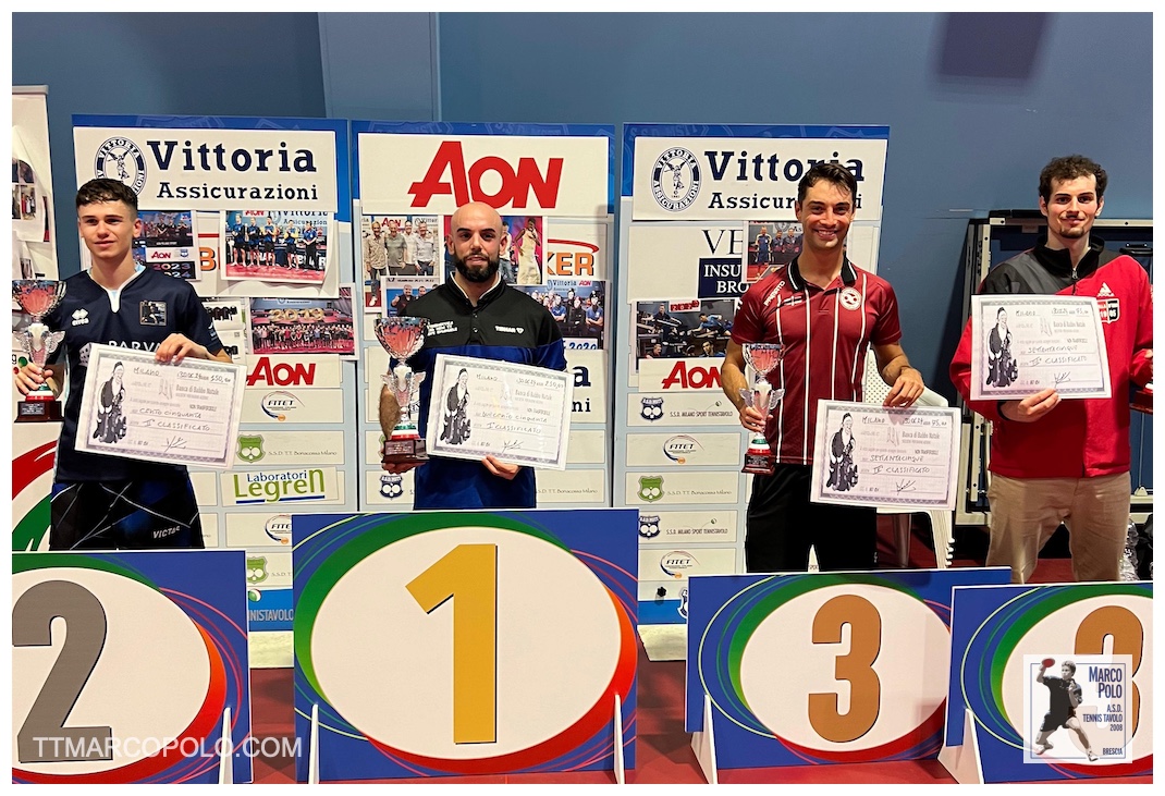 Stefano Moras sul podio a Milano