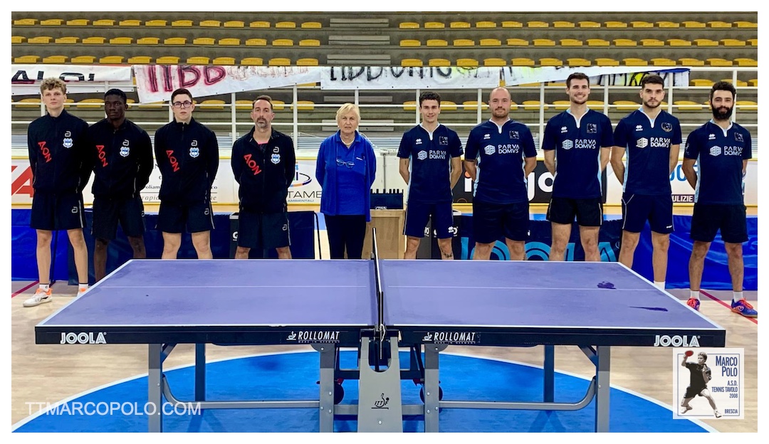 Le squadre in campo per la presentazione